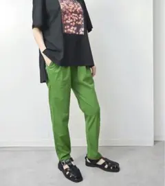 【美品】trois ハイテンションパンツ テーパード グリーン トロア