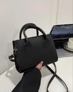 黒のショルダーバッグ