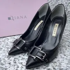 S594【DIANA】パンプス レザー ビット ポインテッドトゥ ベルトバックル