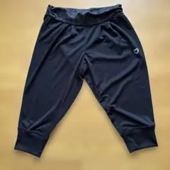 ミッキー柄ウエストバンドの黒ボトムス