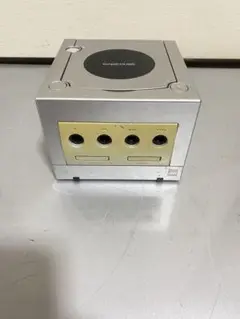 Nintendo GameCube 本体 シルバー ジャンク品
