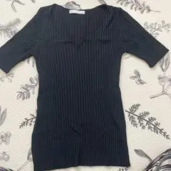AUNT MARIE'S ブラック Vネック 五分袖 Tシャツ