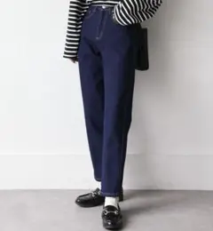 テーパードデニムパンツ