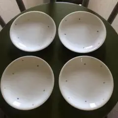 カラフルな点の陶器皿 4枚セット