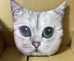 猫の顔クッション　ヘッドレスト　ダイソー