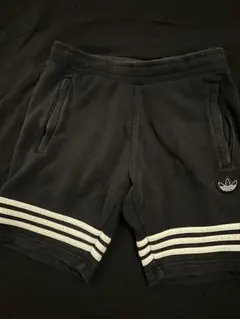 adidas 黒 3本ライン ショートパンツ Mサイズ