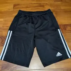 adidasアディダス Climalite 黒ハーフパンツ　150cm