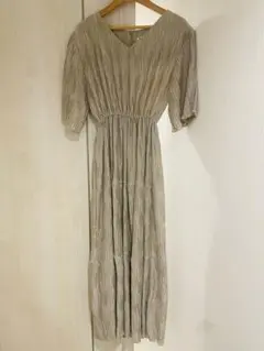 RANDEBOO ランデブー　ベージュワンピース