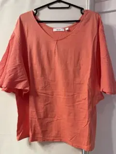 niko and ... ニコアンド　コーラルピンク Vネック Tシャツ　半袖