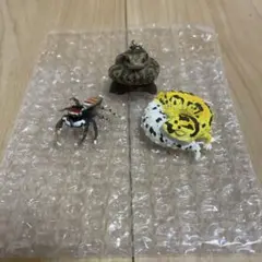 ガチャガチャ　フィギュア　3個