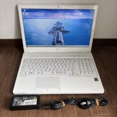富士通　LIFEBOOK FMVA42WW 3205U/8GB/1TB