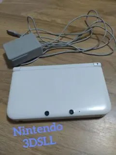 Nintendo 3DSLL ホワイト 充電器付き