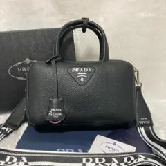 PRADA ブラックレザー ハンドバッグ