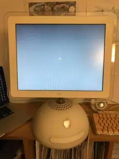 美品　20インチiMac G4 1.25GHzとキーボードとスピーカーのセット 美品 20インチiMac G4 1.25GHzとキーボードとスピーカーのセット