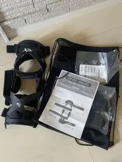 左足　ニーブレース　膝　前十字靭帯　x2k compacr breg 　補装具 BREG社製 膝装具 COMPACT X2K 右足用