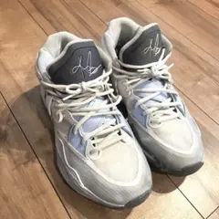 Nike Kyrie バスケットボールシューズ　26.5