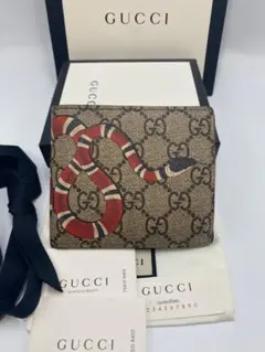 人気品‼美品 グッチ 折り財布 GGスプリーム　スネーク ヘビ 蛇 ベージュ