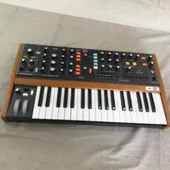 2025年最新】ベリンガー Behringer アナログシンセ 4ボイス パラ