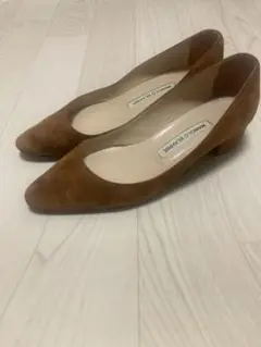 マノロブラニク リストニー パンプス