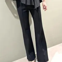 エスプリミュール　Ｓ　センタープレスパンツ　黒セミフレア　ウール混　美脚