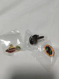 supreme pin ビンバッシ　3つ