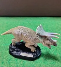恐竜王国2012 キティ ティラノサウルス トリケラトプス フィギュア 激レア 恐竜王国2012 キティ ティラノサウルス トリケラトプス