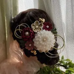 つまみ細工髪飾り　成人式　卒業式　振袖　ワインレッド　晴れ着　和装　着物　袴
