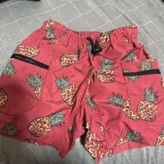 パイナップル柄 サーフパンツ 赤　100cm