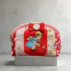 中サイズ！！赤い花柄ポーチ　ハンドメイドポーチ　マーガレット＆ソフィー