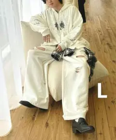 GIDEAL. Clash Baggy Sweat Pants white 3