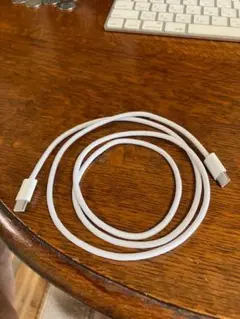 ホワイト USB-C ケーブル 約1メートル 編み込み