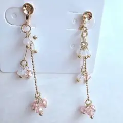 ハンドメイド イヤリング 長い 揺れる かわいい ピンク 透明