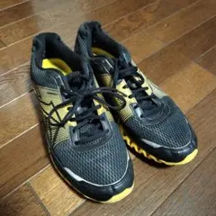 Reebok ZIGNANO スニーカー ブラック/イエロー
