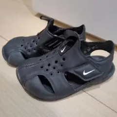 Nike ブラック ベビーサンダル