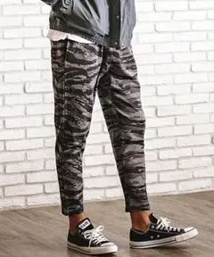 【美品】カンビオ CAMBIO サルエルテーパードパンツ 迷彩 グレー S