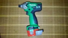 マキタ充電式インパクトドライバ-M694D+バッテリーアダプター