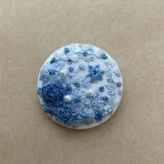 くるみボタン刺繍ブローチ　431