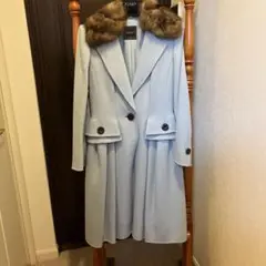毛皮はロシアンセーブル首元がとても暖かウエストのラインがキレイです。