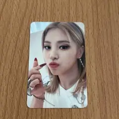 ITZY GUESS WHO リュジン　hello82