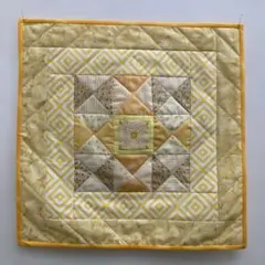 ハンドメイドタペストリー・パッチワークキルトタペストリー・ハンドメイド・45cm
