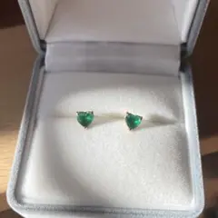ハートシェイプ♡エメラルドピアス