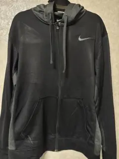 【早い者勝ち】NIKEジップパーカー！