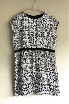 美品【23区】Lサイズ・黒×白×水色・ノースリーブ・チュニック