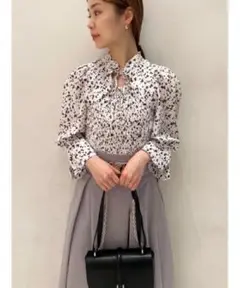 snidel♡デコルテオープンブラウス