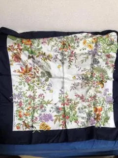 Christian Dior 花と鳥のスカーフ