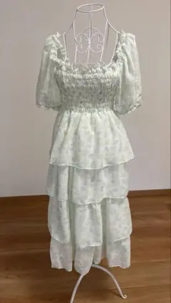 「新品」女性用ワンピース(ライトグリーン)