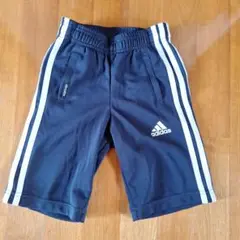 adidas　キッズハーフパンツ