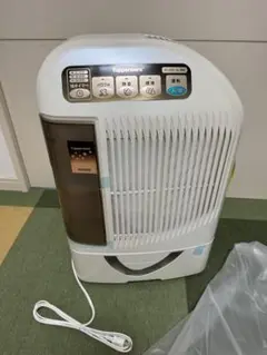 新品★タッパーウェア★除湿乾燥機★本体+ホースセット+ドライボックス★3点 除湿乾燥機 ホースセット ドライボックス 【 Tupperware
