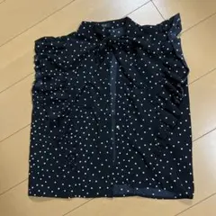 水玉模様フリルノースリーブシャツ