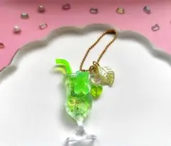 メロンソーダ　ドリンク　オイルシェイカー　シャカシャカキーホルダー